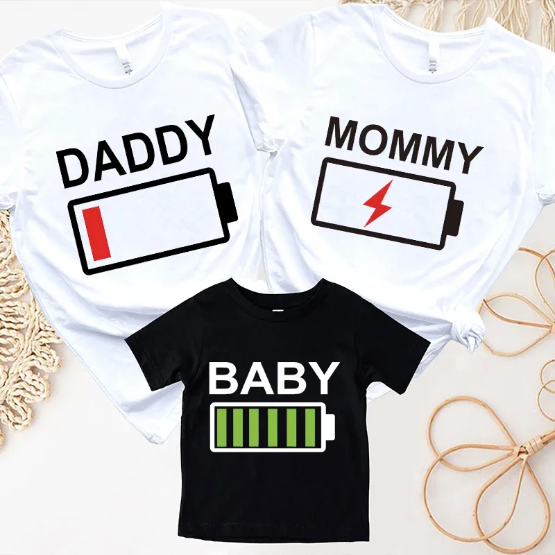 Plant Parent T Shirt - T-Shirt mit Batterie-Aufdruck, Papa, Mama, Tochter,